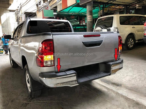 YBJ toptan araba aksesuarları TRD arka tampon ABS beyaz + kırmızı tampon koruma Hilux Revo 2015-2021 ROCCO için yeni arka tampon