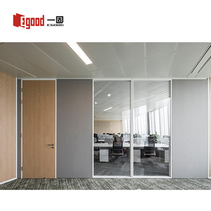 Sistema di pareti divisorie modulare per ufficio con vetro e legno Design divisore personalizzato per la separazione interna - Product Image 2