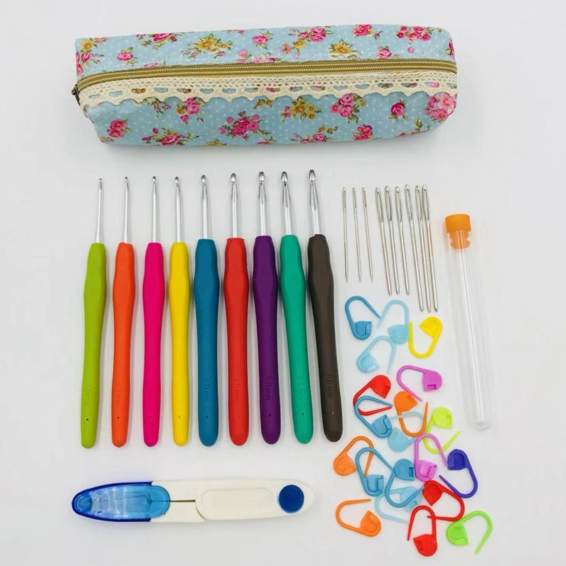 6-9 pieces of hooks + scissors + fabric bag