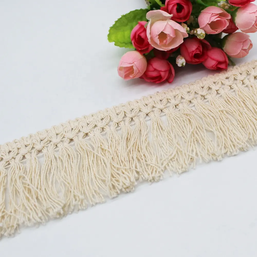 Adornos de flecos de borlas de algodón beige y blanco personalizados para alfombras, cortinas, prendas y artesanías decorativas
