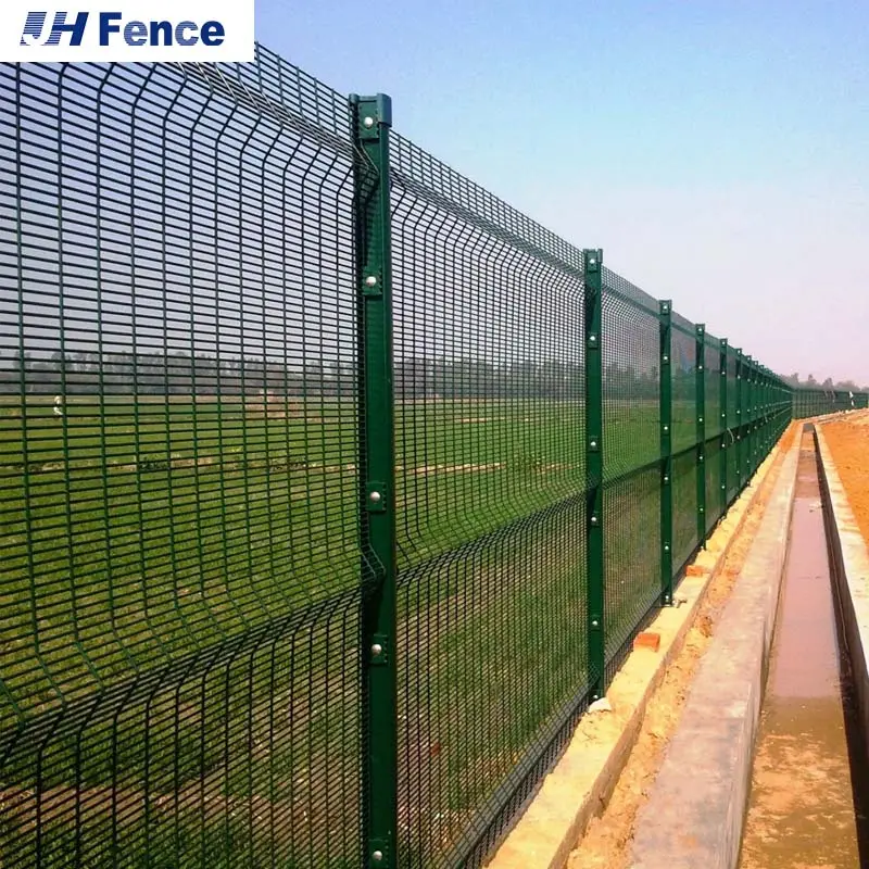 High Security Segmental Fence with Opposite Welded Horizontal Wires for Border Protection ECO FRIENDLY