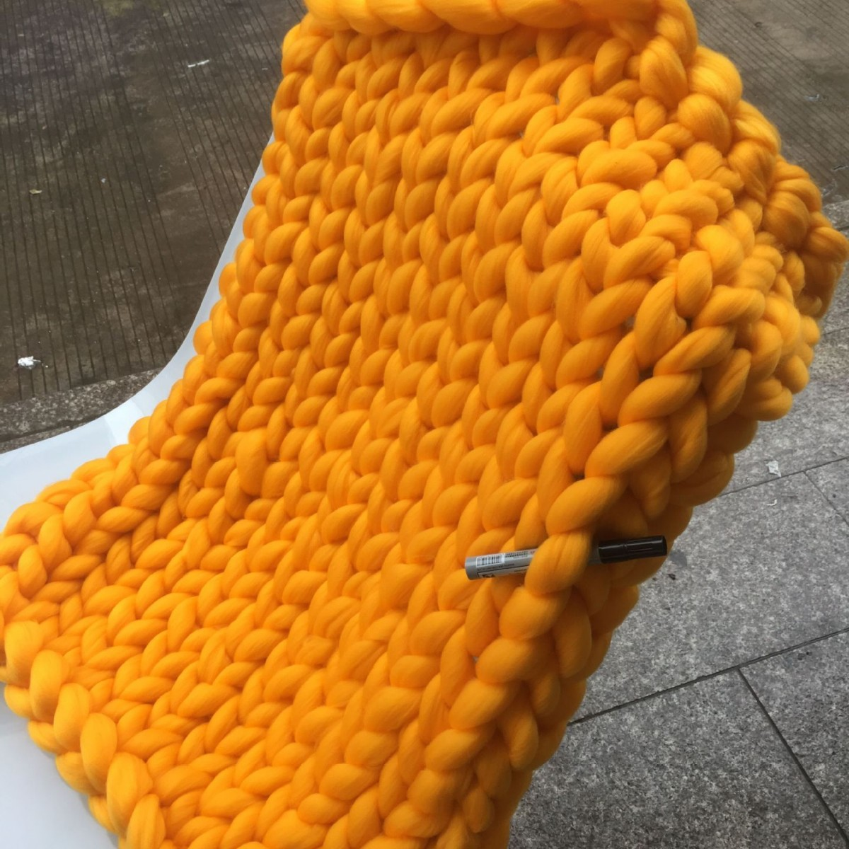 Amarillo anaranjado