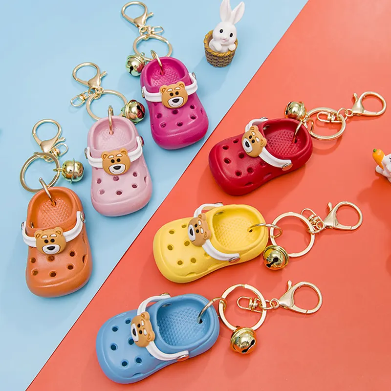 Mini pantoufles 3D créatives mignonnes porte-clés sandales breloques en caoutchouc souple PVC pour chaussures porte-clés pendentifs pour sacs à dos pour femmes