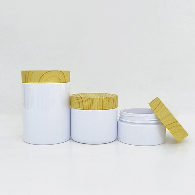Blanc avec le couvercle en plastique de forme en bambou