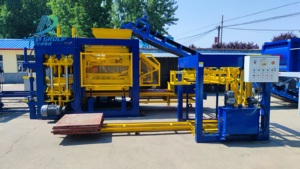 QT 8-15 Pavimentadora automática de construcción de paredes Máquina para fabricar bloques de ladrillos Máquina sólida hueca Cemento en Kenia Línea de producción de Camerún - Product Image 5