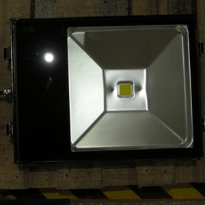 Klasik tasarım yüksek güç COB LED projektör 70W tek güçlü LED spot ışık 140W IP66 atölye veya depo için - Product Image 3