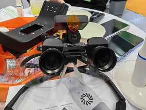 Bán Buôn Hàng Tồn Kho Headband Nha Khoa Magnifier Với Đèn Pha <span class=keywords><strong>LED</strong></span> Xách Tay <span class=keywords><strong>LED</strong></span> Đèn Pha Magnifier Magnifying Nha Khoa Loupes - Product Image 4