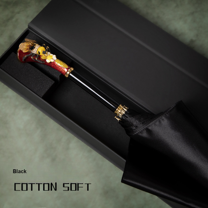 Bee Satin Noir Standard