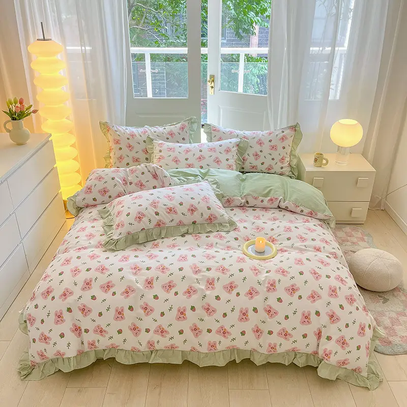 Wholesale Luxury Winter Cotton 4PC Bedding Sheet Beautiful Skirt Fashionable Korean Style Bedding For Sleep