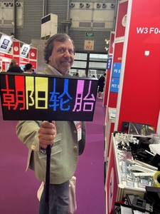 Модная RGB прокрутка информации ручной светодиодный дисплей светодиодная вывеска для вечеринки, концертная звезда аэропорта, светодиодная табличка с именем - Product Image 5