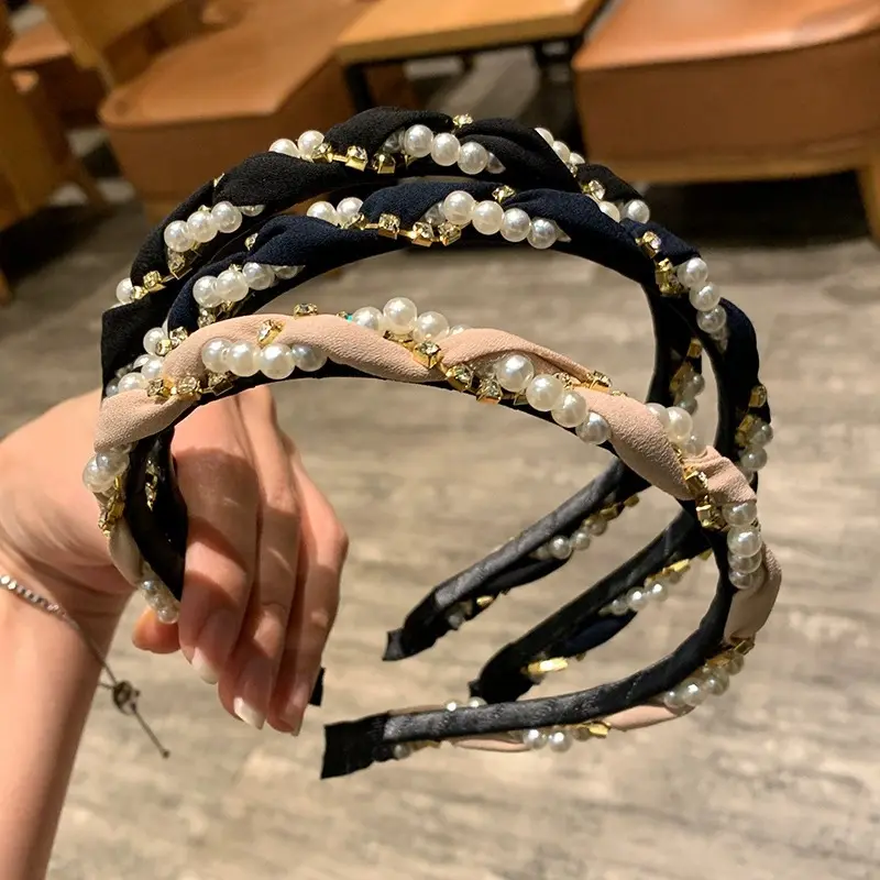 Diadema de diamantes de imitación de perlas trenzadas hechas a mano a la moda, banda para el cabello ondulado, tocado elegante brillante, diadema