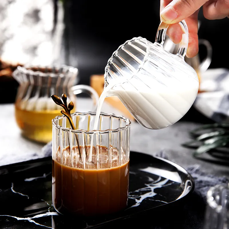 Toptan özel logo süt köpürtme sürahisi sürahi 500ML ısıya dayanıklı Pot cam kahve araçları bardak Latte sanat için