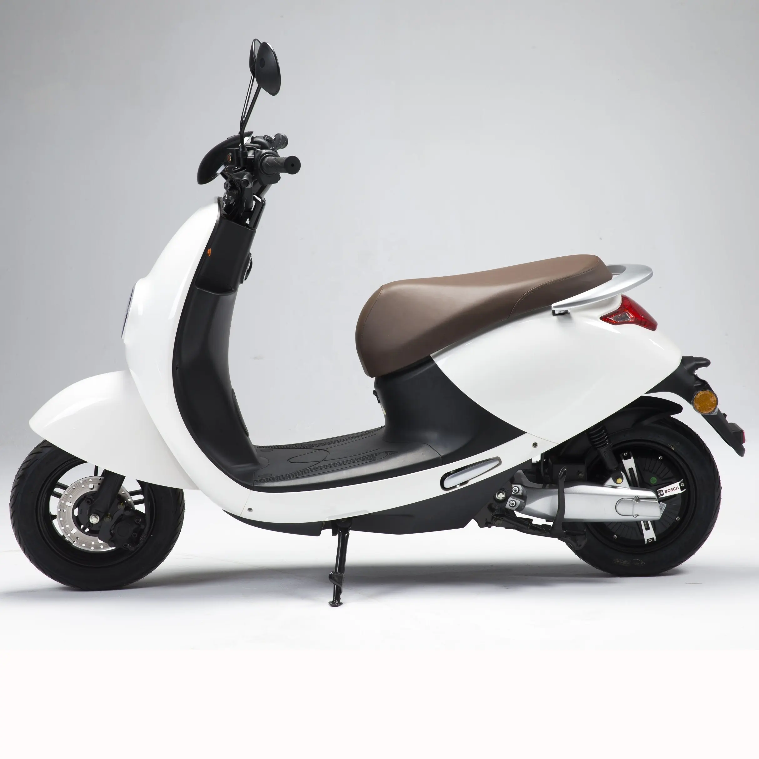 Lüks çin üretici yüksek hızlı ucuz yetişkin CKD E motosiklet 600w satış ebike scooter elektrikli motosiklet