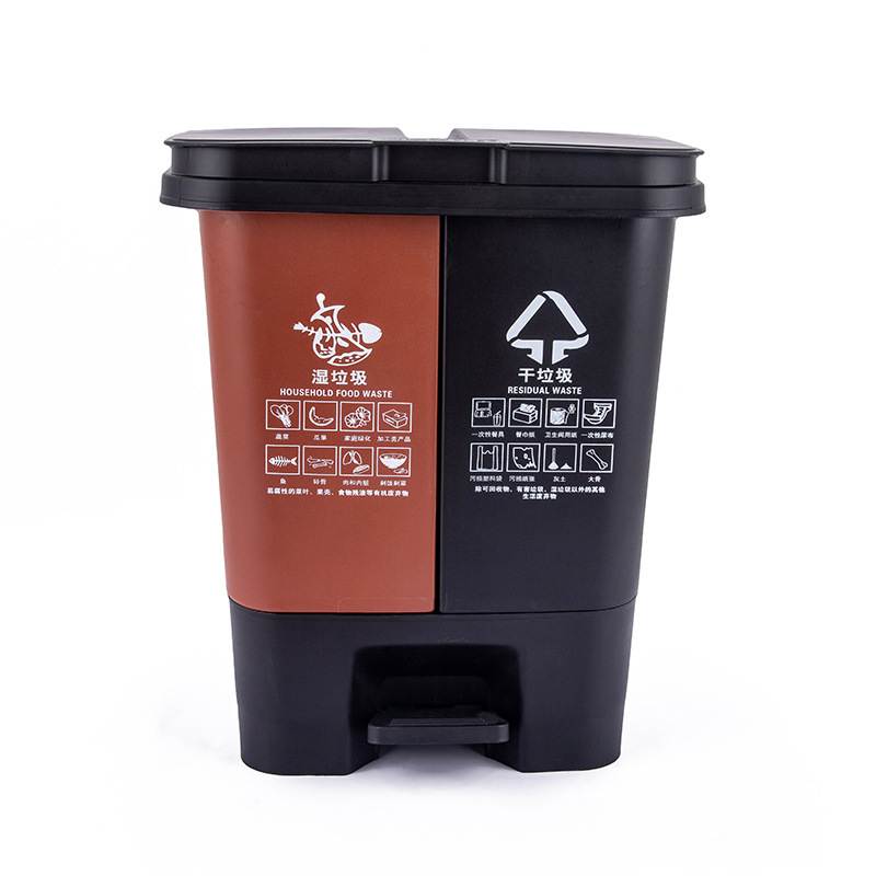 Déchets secs noirs, déchets humides bruns
