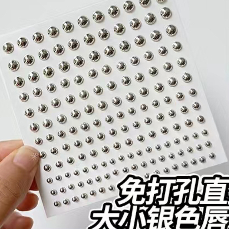 Size silver lip studs