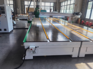 Máquina de trituração do <span class=keywords><strong>CNC</strong></span> da máquina do <span class=keywords><strong>router</strong></span> do <span class=keywords><strong>CNC</strong></span> do tamanho grande para cortar a placa isolante de PIR da casa de família