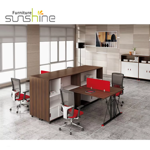 Escritorio de oficina Pata de aluminio Mesa de computadora para 4 personas Mesa de oficina de madera personalizada Estación DE TRABAJO Partición Escritorio de personal - Product Image 1