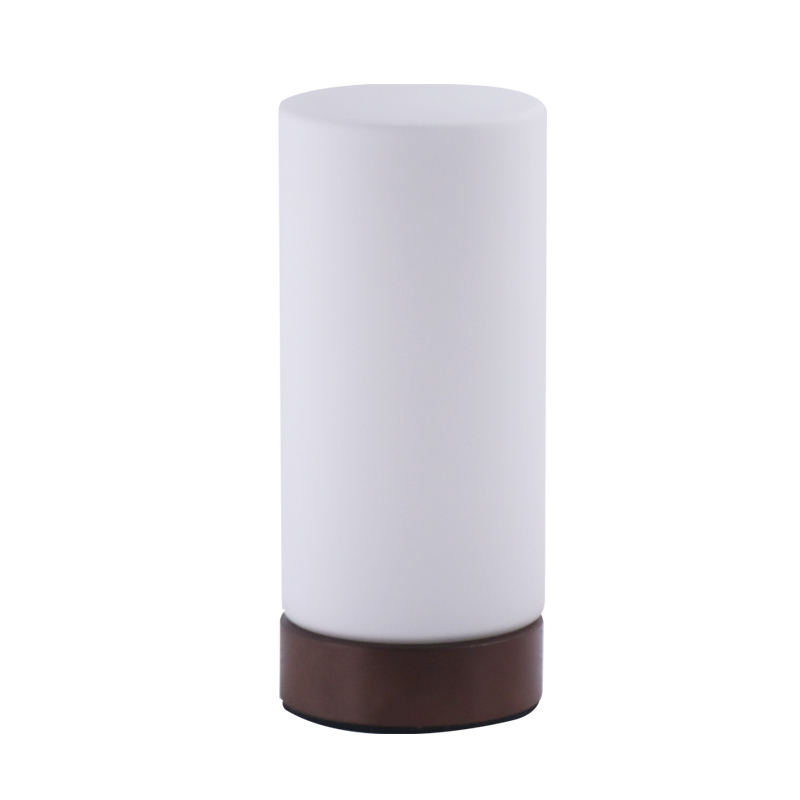 En noyer en bois couleur