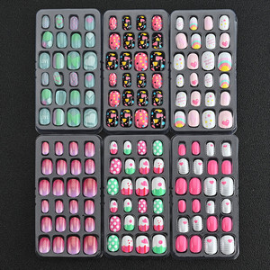 <strong>1</strong> Box Kids Press on Nails Children Christmas Gift Fake Nails <strong>Tips</strong> Girls Full Cover Short False Fingernails Festival Nail Decor - Product Image 2
