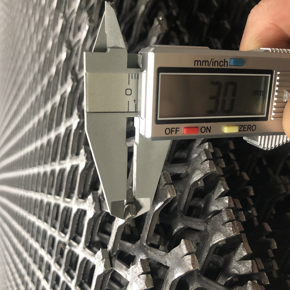 Forma de malla de diamante de malla de metal expandida recubierta de polvo de agujero