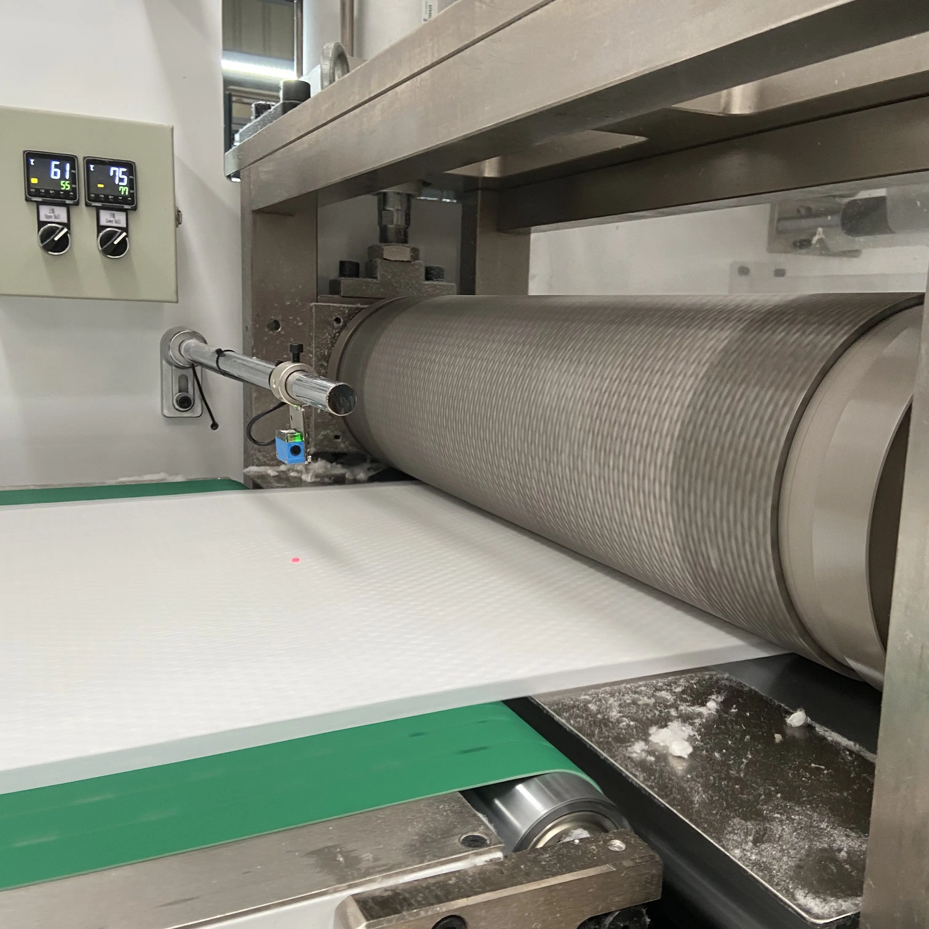 WellDone Einweg billige gebrauchte Hochgeschwindigkeits-Gebraucht maschinen unter Pad mit Matratzen nähmaschine