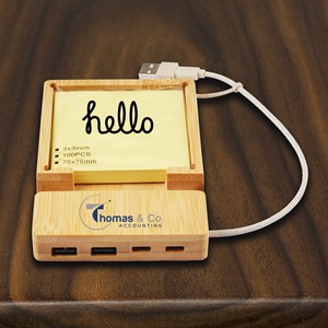 2025 Nueva estación de acoplamiento de hub USB Logotipo de grabado láser hub USB de bambú 2 entradas 4 salidas con soporte para teléfono post-it nota adhesiva