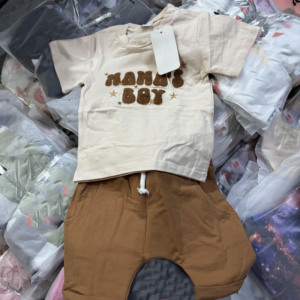 各种女婴服装清仓库存低价儿童服装适合所有年龄段的儿童随机发货