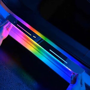 ワイヤレス磁気誘導Ledカラフルなストリーマー車のドア敷居スカッフプレート車のドア敷居プレートライトLuz De Bienvenida