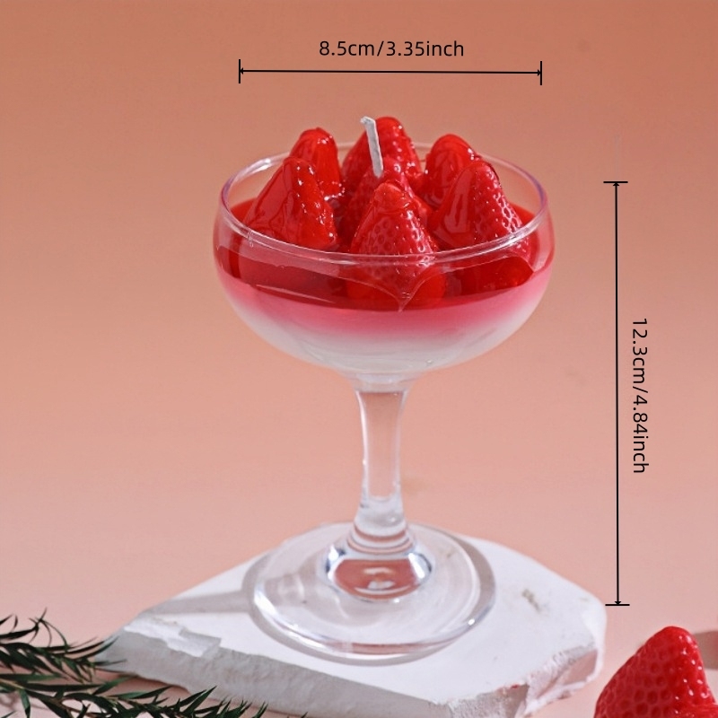 Coupe à cocktail rouge