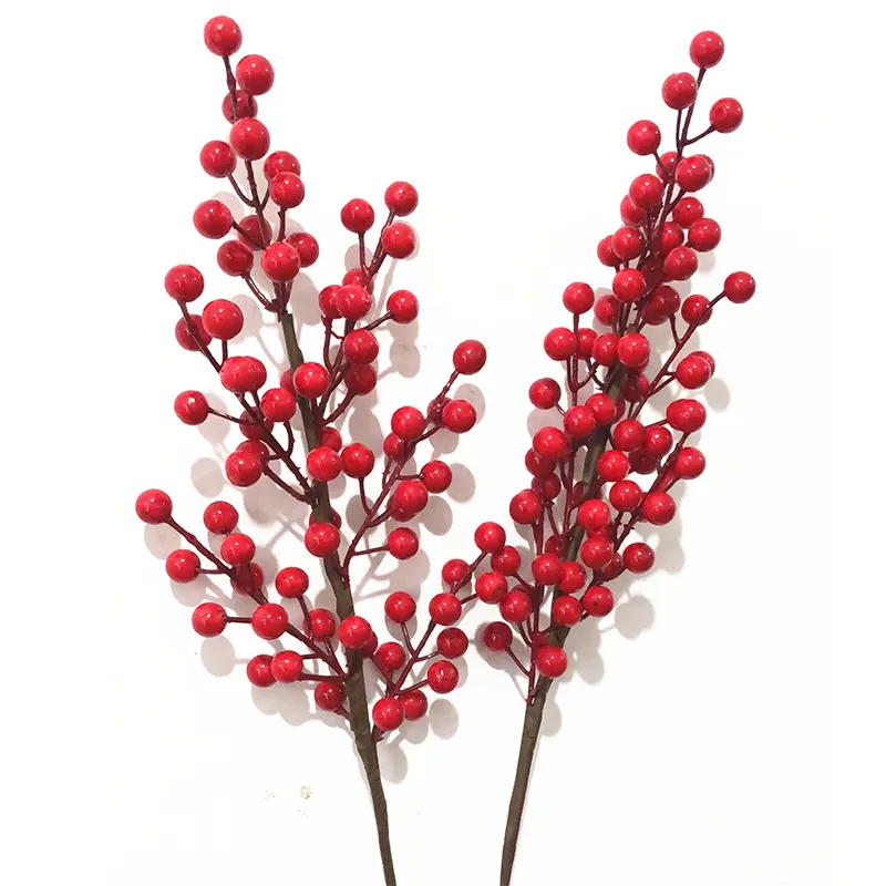 Rote Fruchtzweige Weihnachtsschaum-Simulation Festival Obstmaserung Blumenarrangement Dekoration