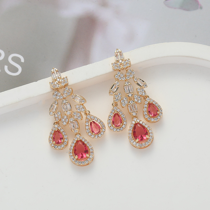 or Eh141 diamant rouge avec fond doré