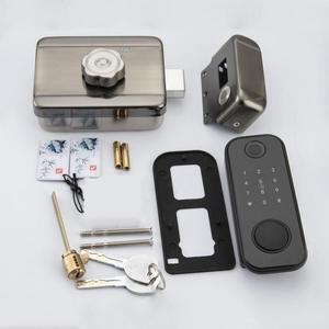 <span class=keywords><strong>OEM</strong></span>户外防水牛头锁带<span class=keywords><strong>USB</strong></span>充电黑色防水智能生物指纹密码储物柜锁