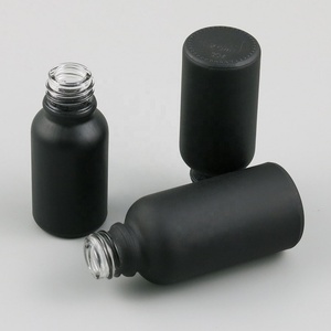 詰め替え可能な香水5ml 10ml 15ml 20ml 30ml 50ml 100mlブラックフロストガラスエッセンシャルオイルボトル、ブラックキャップ付き - Product Image 6