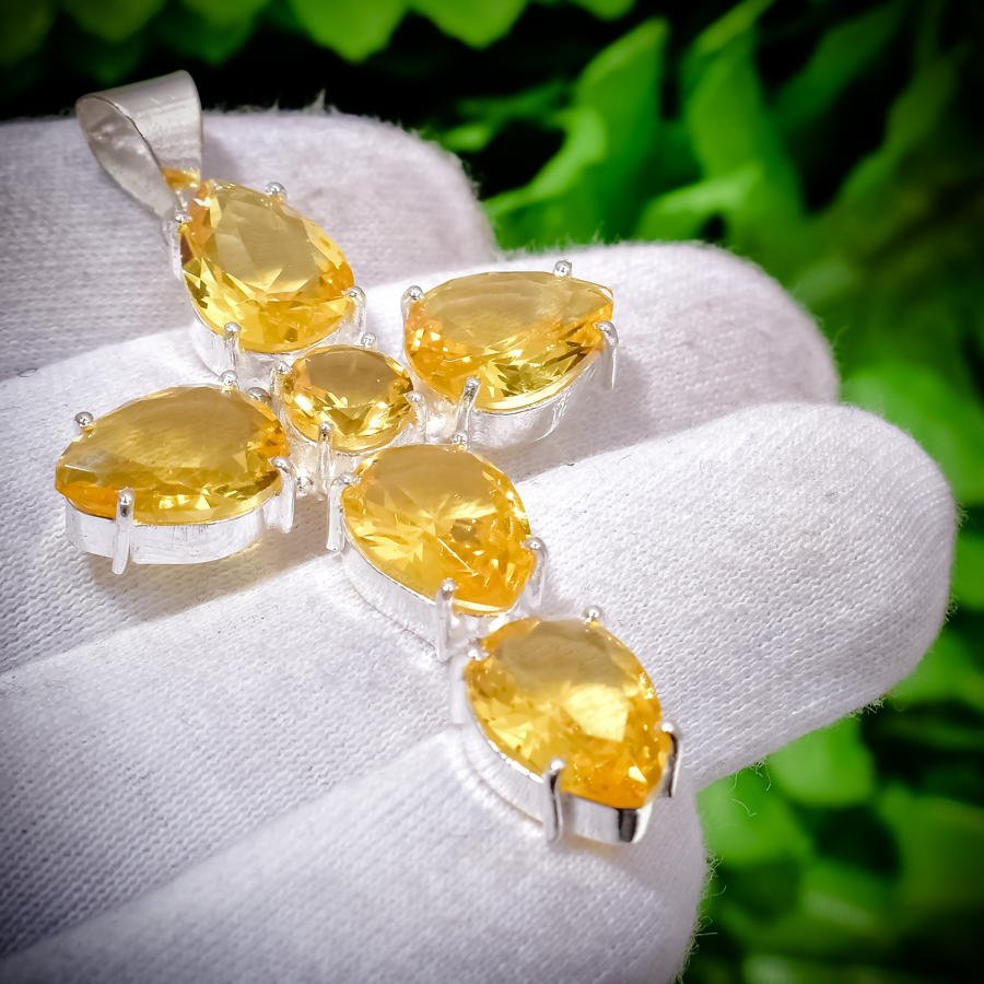 สีเหลือง