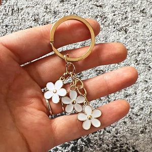 热销产品钥匙扣质量工厂定制四叶草钥匙扣金属钥匙扣