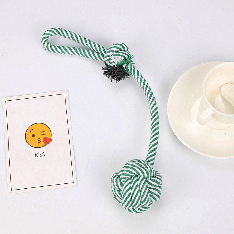 7cm machine-knitted ball with hand-pulled ends, 134g