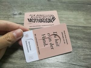 Kunden spezifischer Druck PVC Geschenk karte varibale Barcode /QR-Code-Karte Mitglied ID-Karte für VIP - Product Image 3