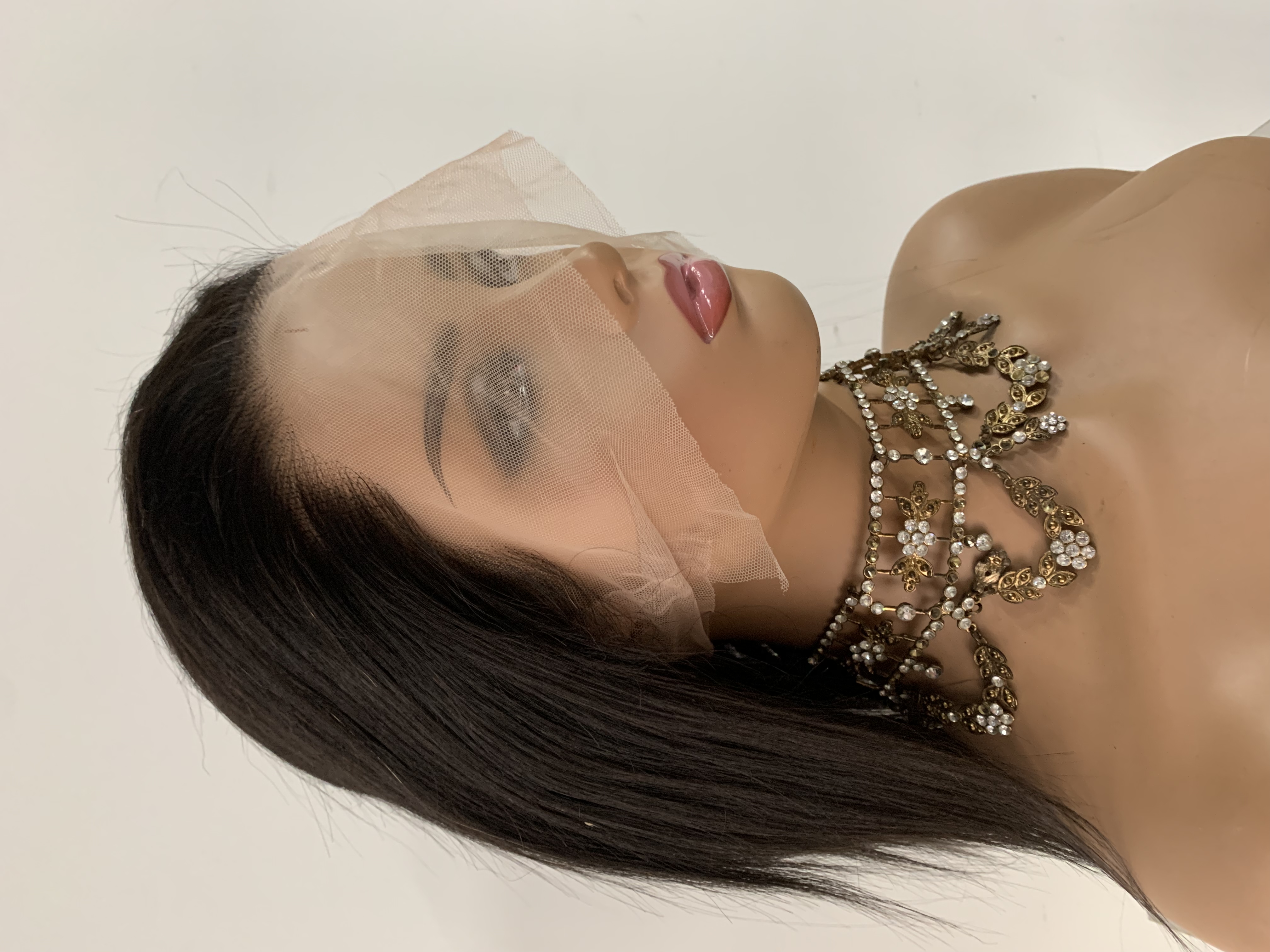 ผมตรงสีดำธรรมชาติ