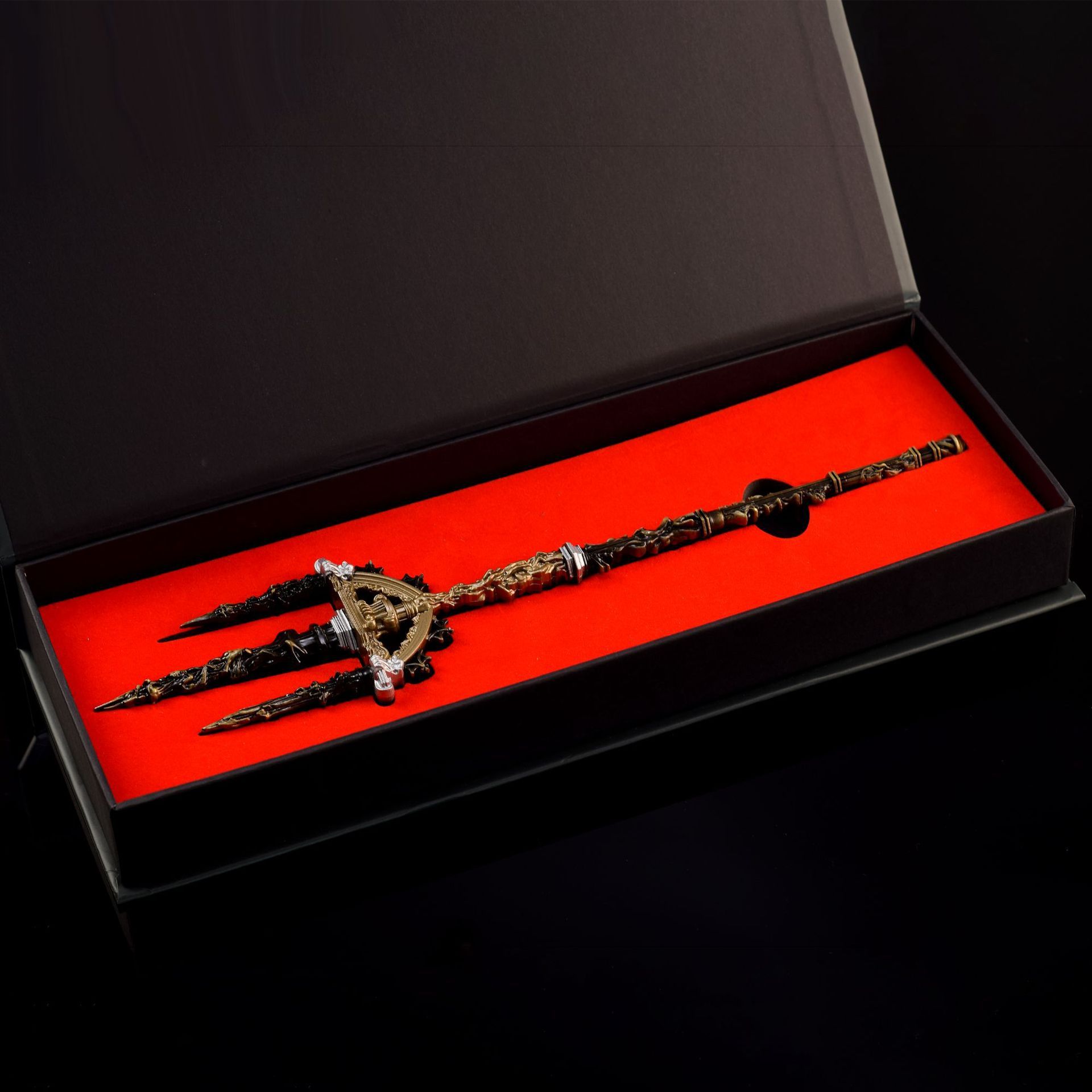 Mohgwyn's Sacred Spear 30cm with Collector Box