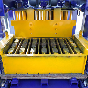 Máquina de bloques de motor de hormigón, máquina semiautomática de fabricación de ladrillos, máquina de bloques de motor de Sudáfrica - Product Image 5