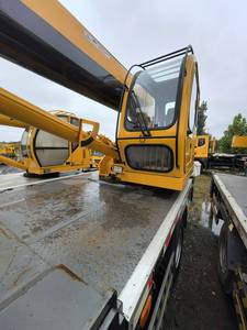 <strong>Direct</strong> from Factory China Crawler <strong>Crane</strong> with Hydraulic Lifting Boom Heavy Duty Construction Site Equipment Engine Core Component