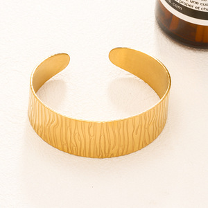 نمط بسيط من الفولاذ المقاوم للصدأ بالكامل ، حقيقي ، للنساء ، قلادة شخصية كوكب هندسي Ins على الإنترنت - Product Image 2