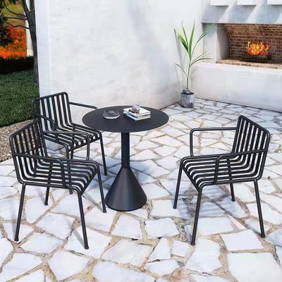 Noir 80 diamètre une table et trois chaises