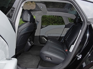 2023รถซีดานไฟฟ้า Changan avatr 12มอเตอร์คู่รุ่นที่มีช่วง5-Seater เครื่องยนต์เทอร์โบพวงมาลัยซ้าย - Product Image 5