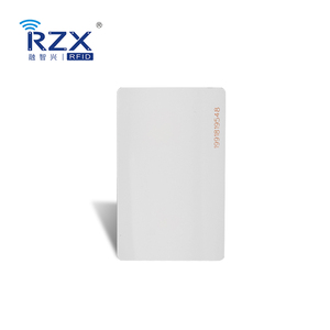 Kostenlose Probe Druckbare weiße leere Laser code CR80 Visitenkarte Kunststoff PVC-Chip TK4100 ID-Karte für die Zugangs kontrolle
