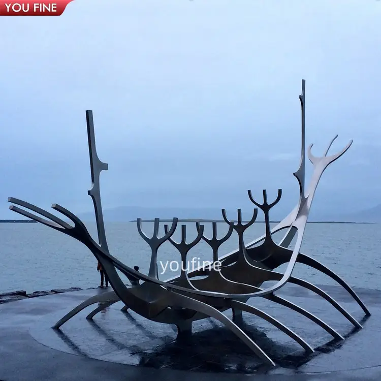 Moderne Landschaft Große Segelboot Edelstahl Skulptur