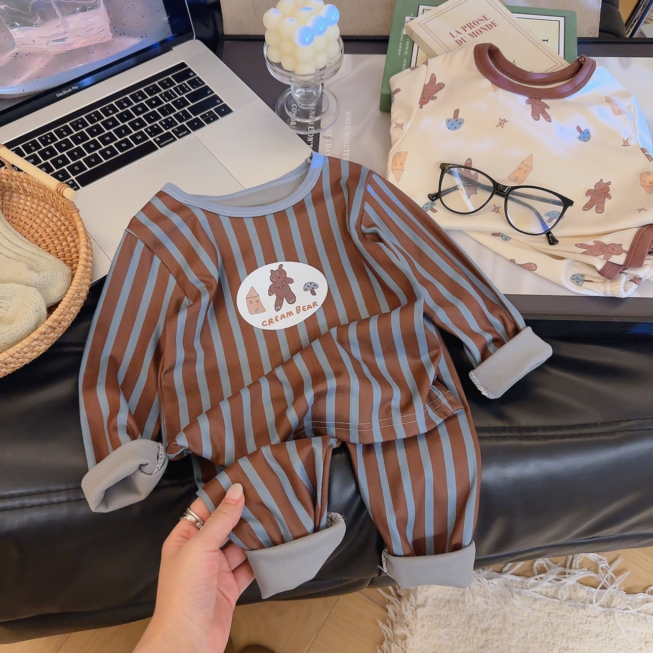 Conjunto de terciopelo de oso a rayas (nuevo)