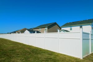 Factory Price Vinyl Privacy <strong>Fence</strong> <strong>6</strong> ft X <strong>8</strong> ft Smooth Rail Plastic PVC Fencing Yard