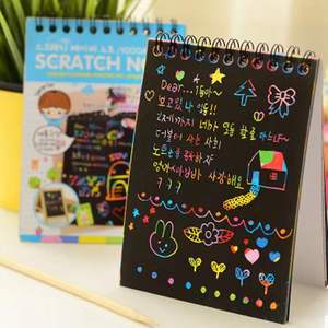 Scratch <span class=keywords><strong>Notebook</strong></span> Mit Bleistift Neuheit Geschenk Schule Notizbuch DIY Magic Drawing Bücher