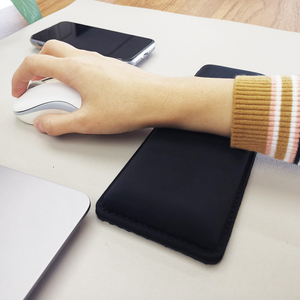 Summer <strong>Use</strong> Stylish Printed Silicon Wireless Cooling Gel <strong>Keyboard</strong> with Wrist Rest PU Bottom Soft <strong>Computer</strong> <strong>Keyboard</strong> Rest - Product Image 2